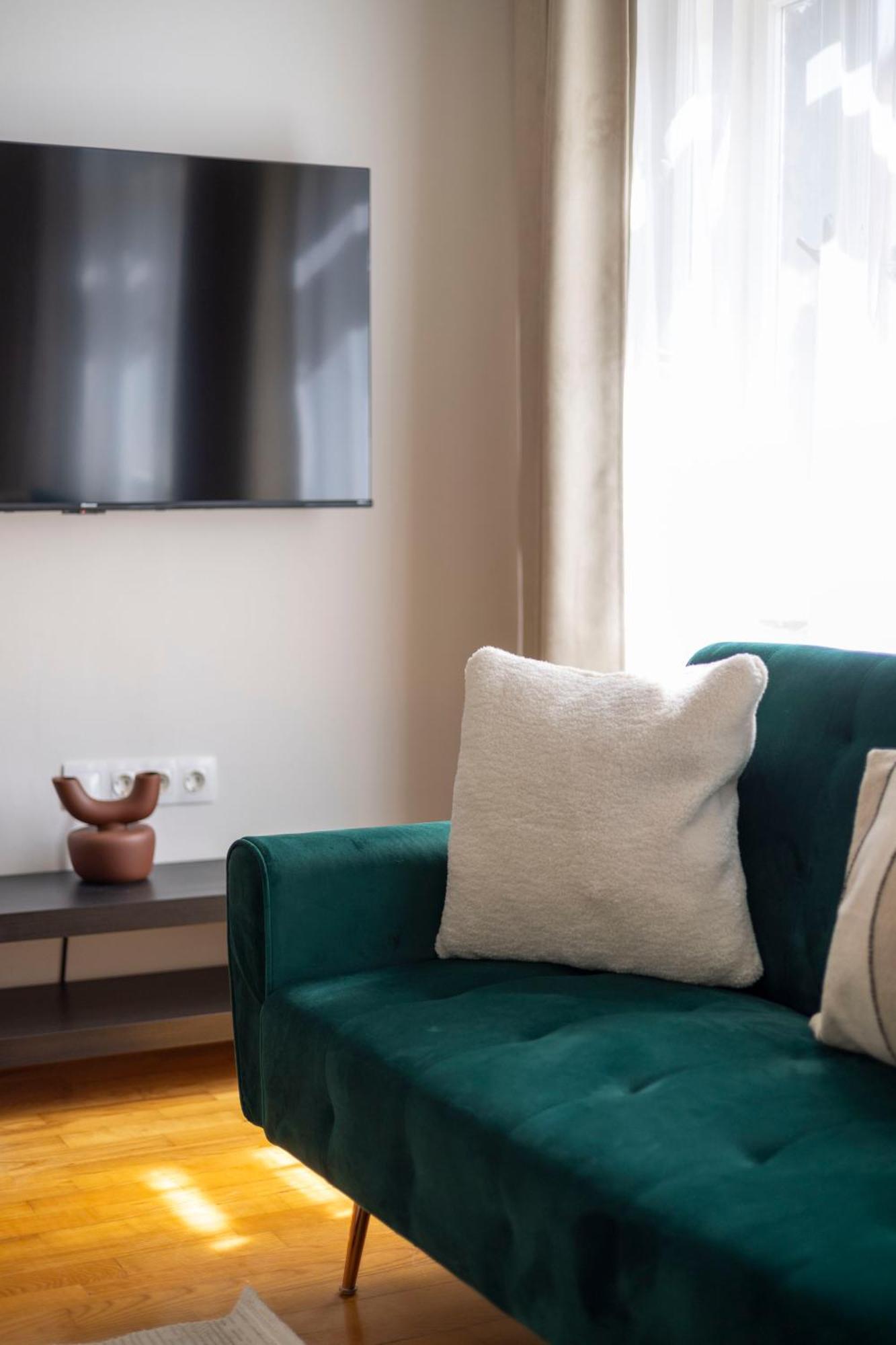 Stylish & Cozy Center By Prestige Homes Budapest